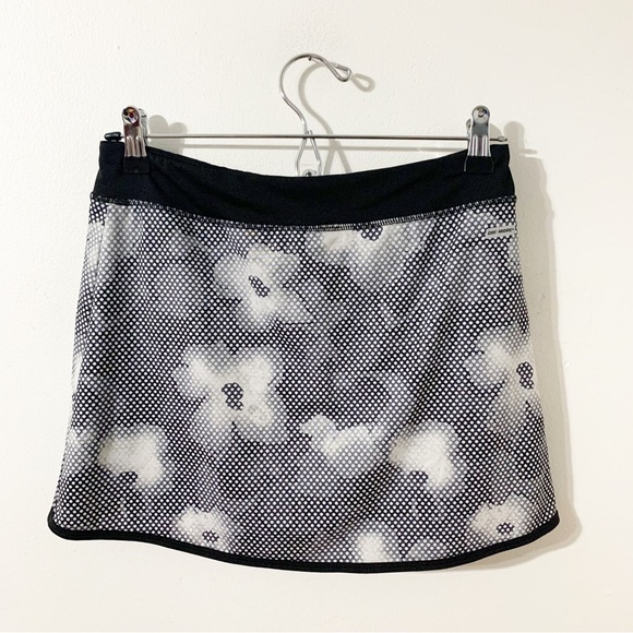 Danskin Now Performance Active Skort Flower & Dot Pattern Open Side Short Lining - Picture 7 of 12